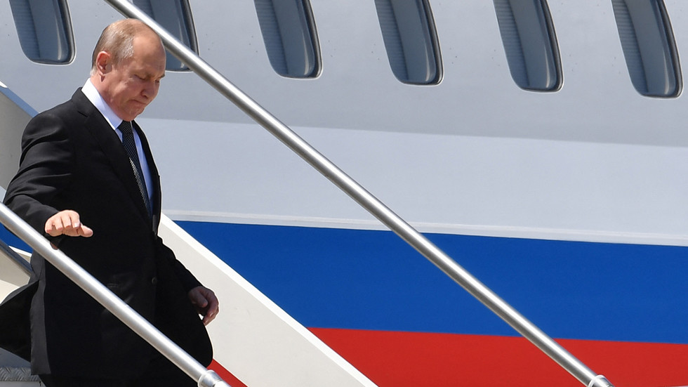 Putin fará primeira viagem ao exterior desde fevereiro — RT World News
