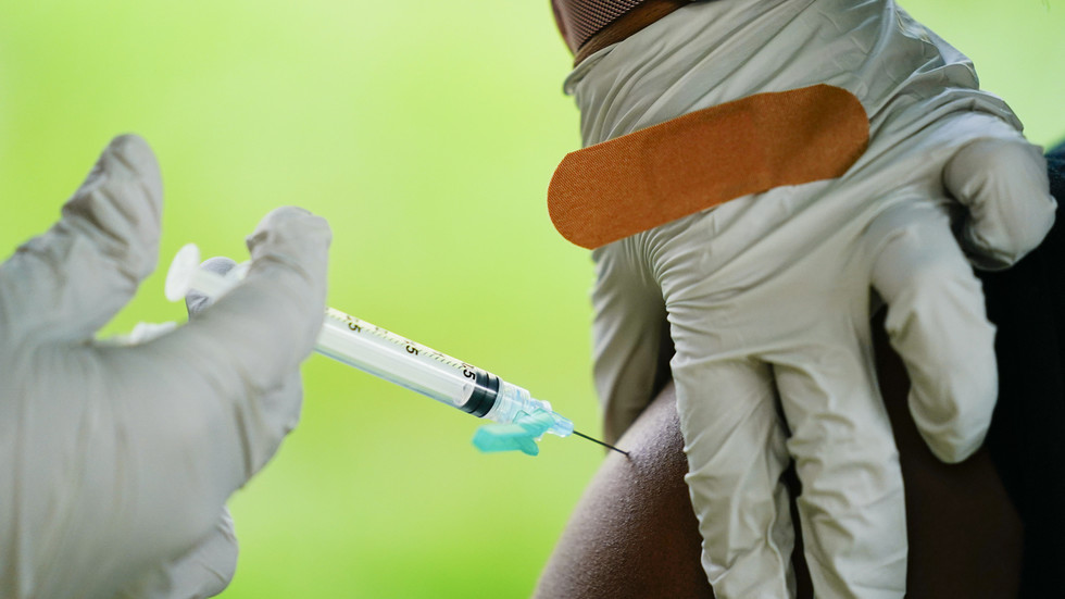 EUA procuram adquirir vacinas ‘adaptadas’ — RT World News