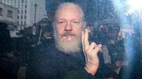 Ministro do Interior do Reino Unido aprova extradição de Assange para os EUA