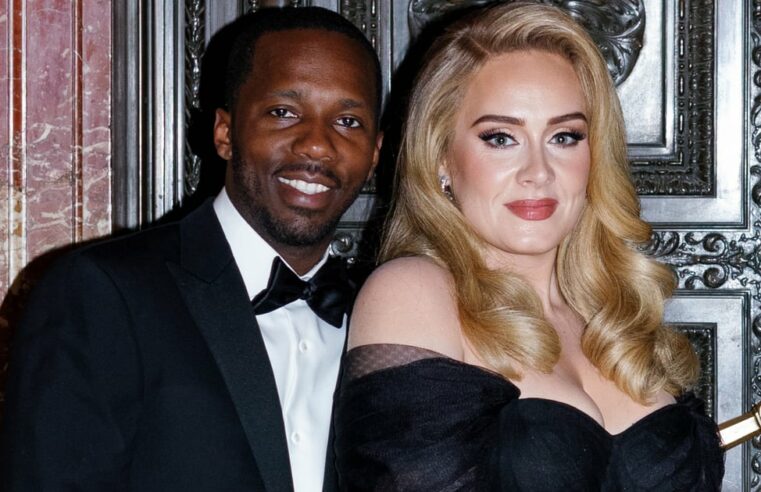 Adele usa vestido Alexander McQueen no casamento de Kate Bock