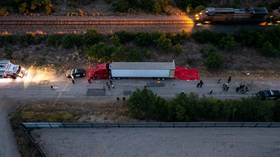 46 pessoas são encontradas mortas em caminhão no Texas