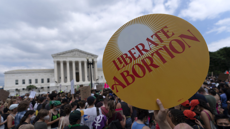 Pentágono avalia direitos ao aborto — RT World News