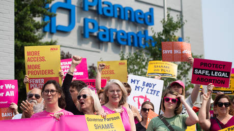 Primeiro estado dos EUA implementa decisão da Suprema Corte sobre aborto