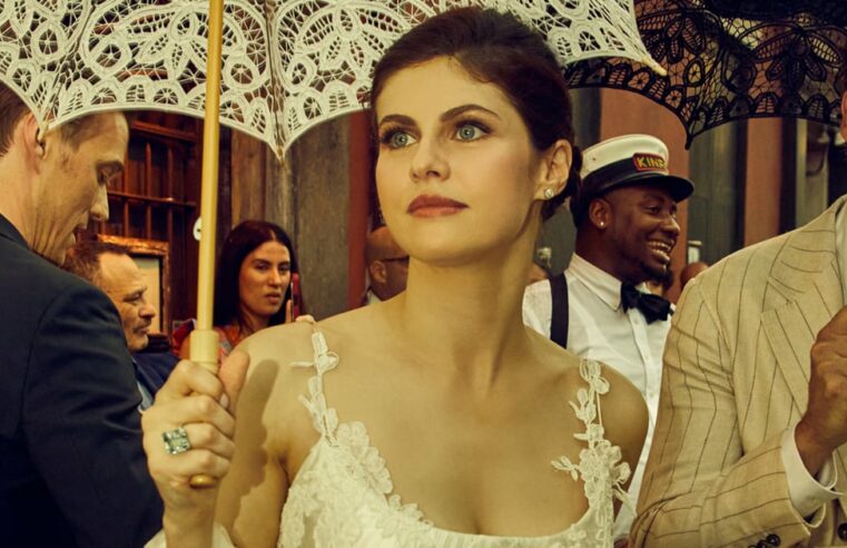 Vestido de Noiva de Alexandra Daddario |  Fotos