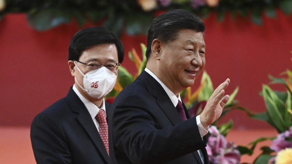 China jura no novo líder de Hong Kong — RT World News
