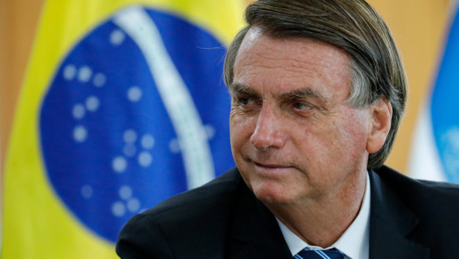 Bolsonaro diz que vai apresentar a Zelensky “solução” para guerra na Ucrânia