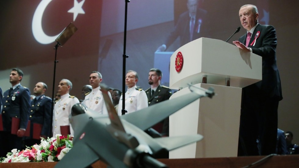 Erdogan diz que a Turquia terá os melhores militares do mundo — RT World News