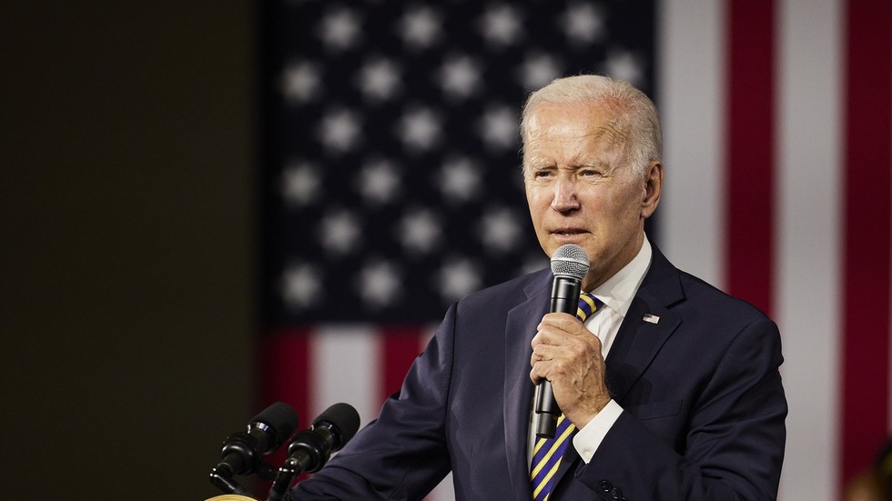 A idade de Biden se torna ‘questão’ para a Casa Branca – NYT – RT World News