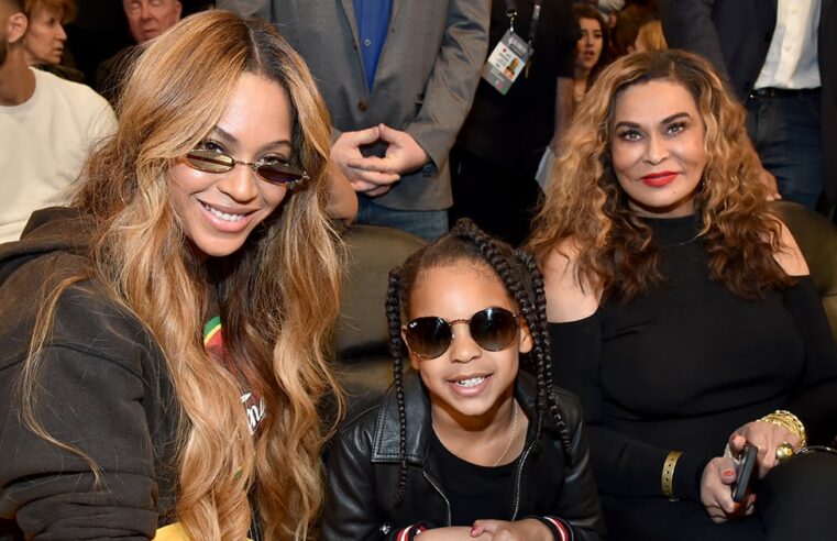 Tina Knowles-Lawson na moda de Blue Ivy e Rumi Carter