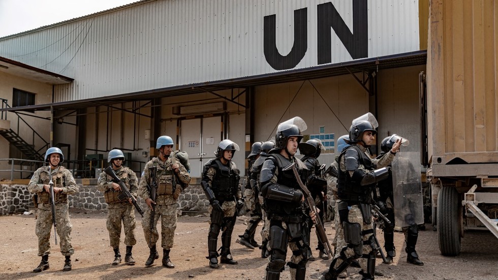 Três soldados da paz mortos em protestos contra a ONU — RT World News