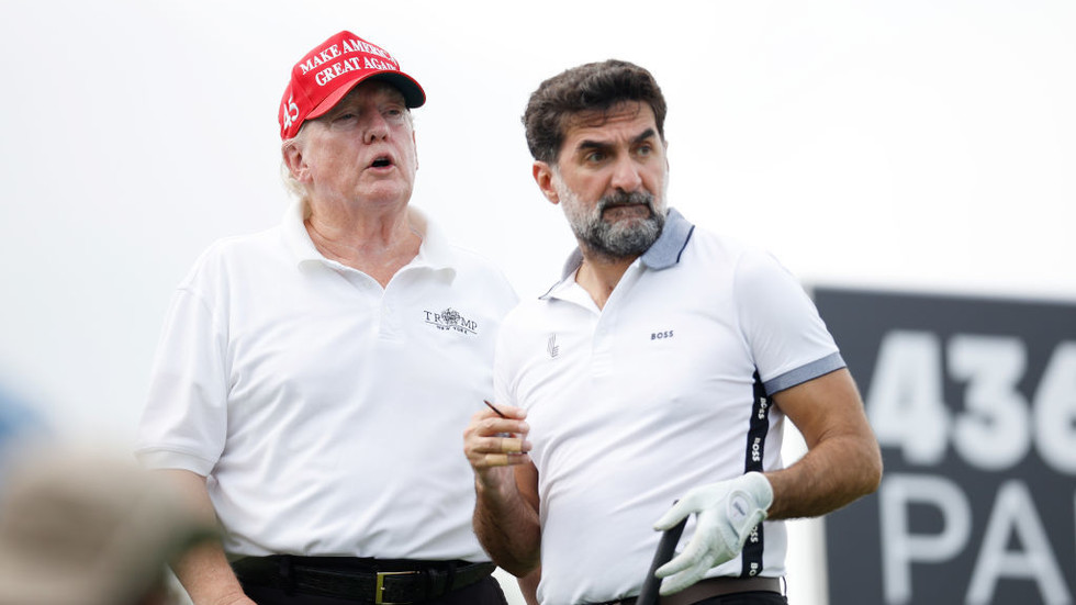 Trump fala sobre 11 de setembro em evento de golfe patrocinado pela Arábia Saudita — RT World News