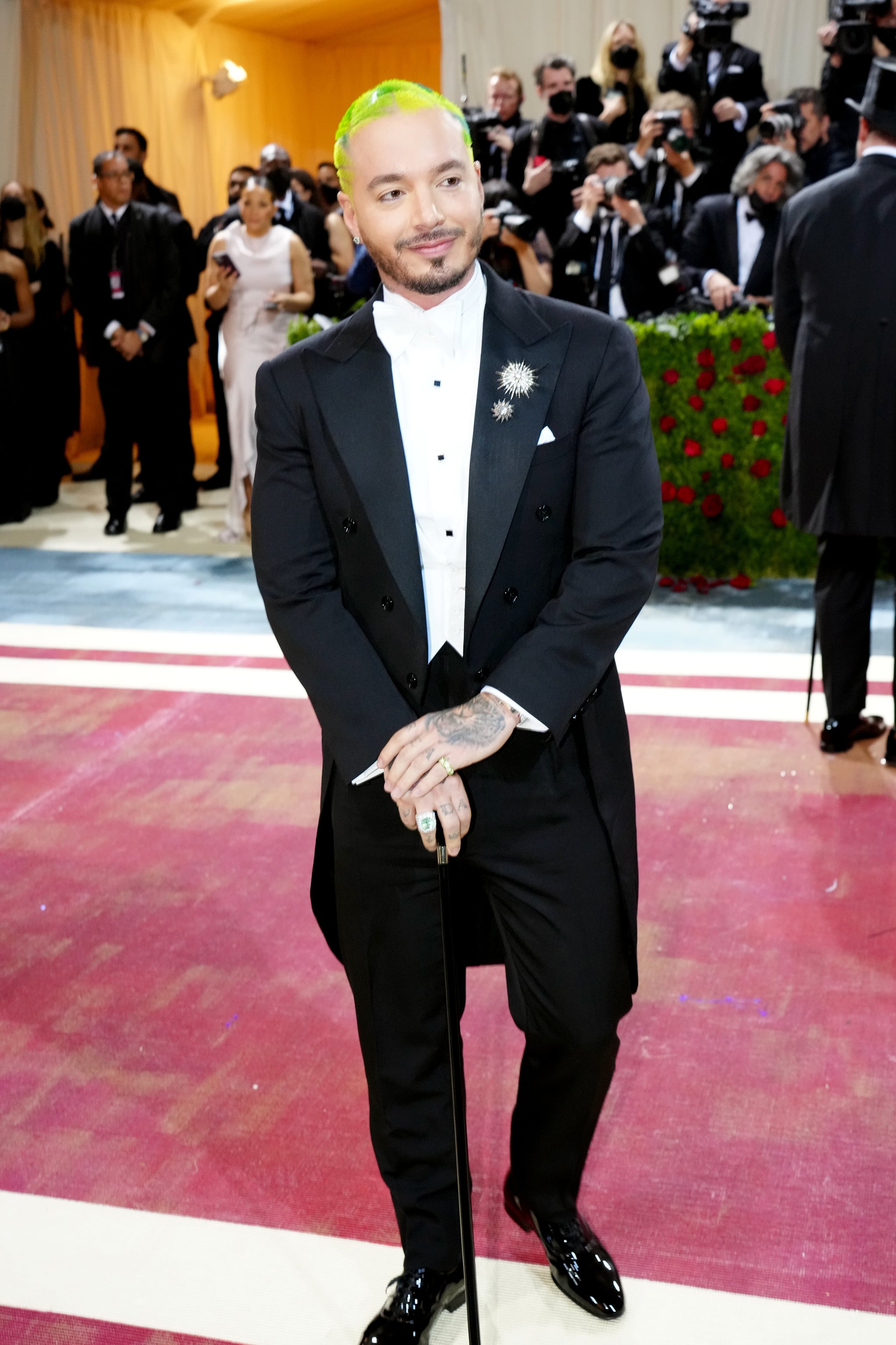 NOVA IORQUE, NOVA IORQUE - 02 DE MAIO: J Balvin participa do 2022 Met Gala Celebrando 