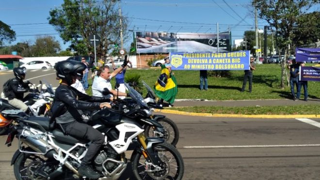 Agentes da PRF protestam contra Bolsonaro durante motociata em Campo Grande