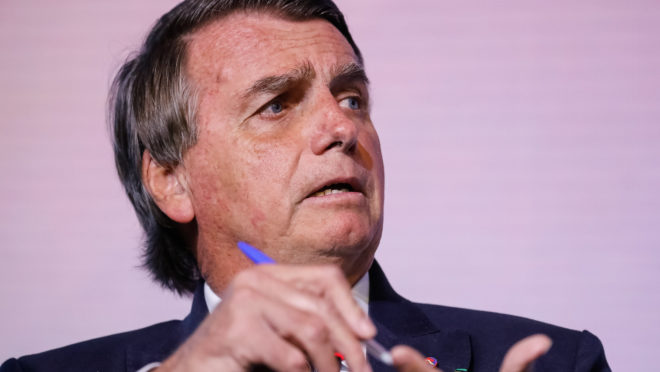 Bolsonaro chama prazo dado por Alexandre de “covardia”