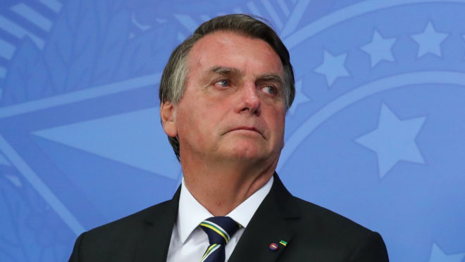 Bolsonaro diz que policial penal que matou petista também foi alvo de agressões