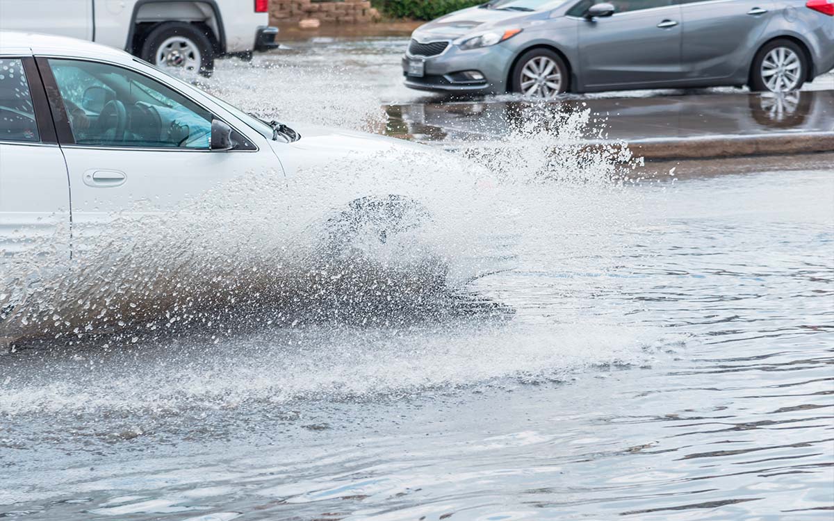 Carros elétricos choque em contato com água?  Descubra