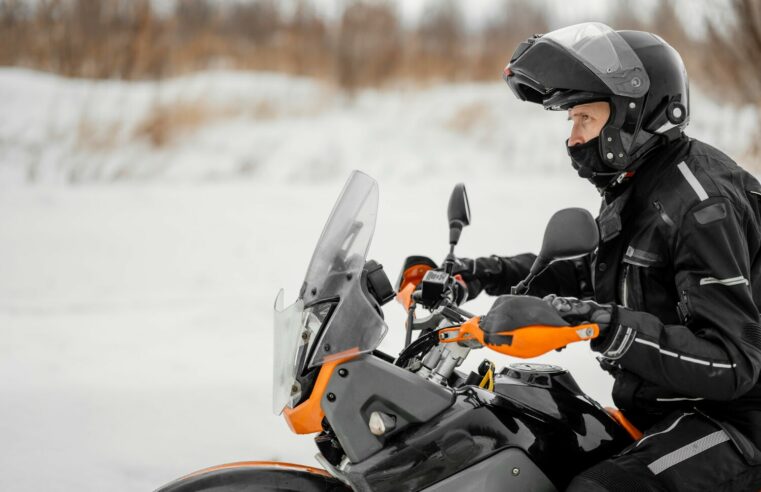 Dicas para enfrentar o frio ao andar de moto no inverno