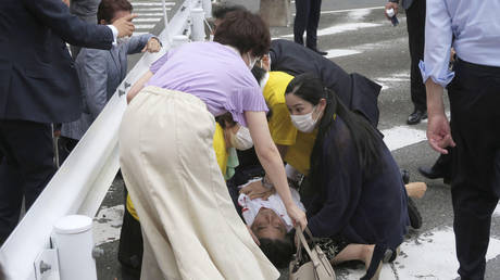 Ex-primeiro-ministro do Japão Abe ‘não mostra sinais vitais’ após tiroteio – relatórios