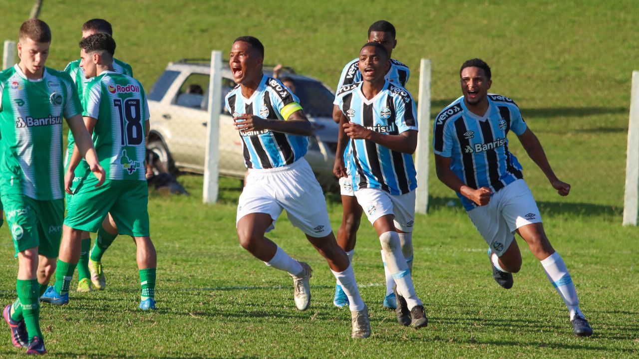 Grêmio vence o Juventude e larga na frente nas semifinais do Gauchão Sub-20