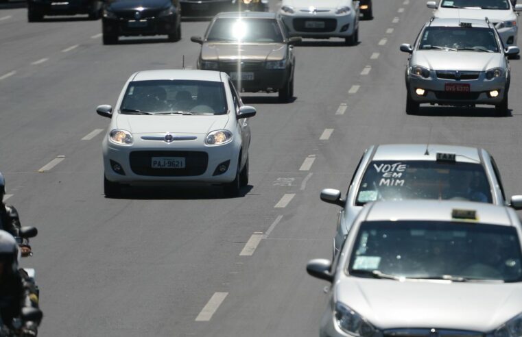 MP libera R$ 10,9 bi para auxílios a caminhoneiros e taxistas