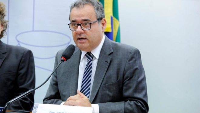 PT de Pernambuco expulsa filiados por não apoiarem candidato do PSB