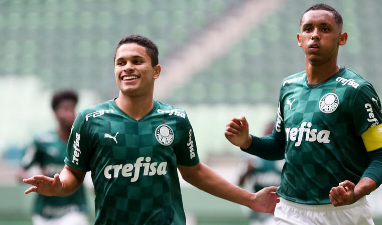 Palmeiras define atleta para sair e encher os cofres do clube