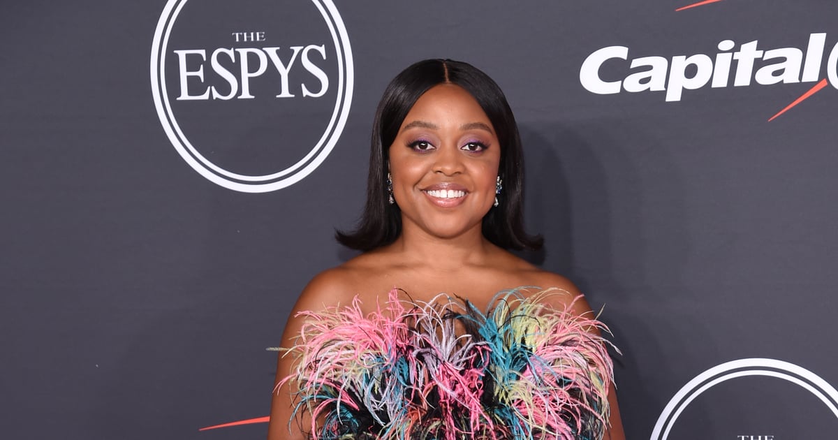 Quinta Brunson usa um vestido de penas de arco-íris para os ESPYs