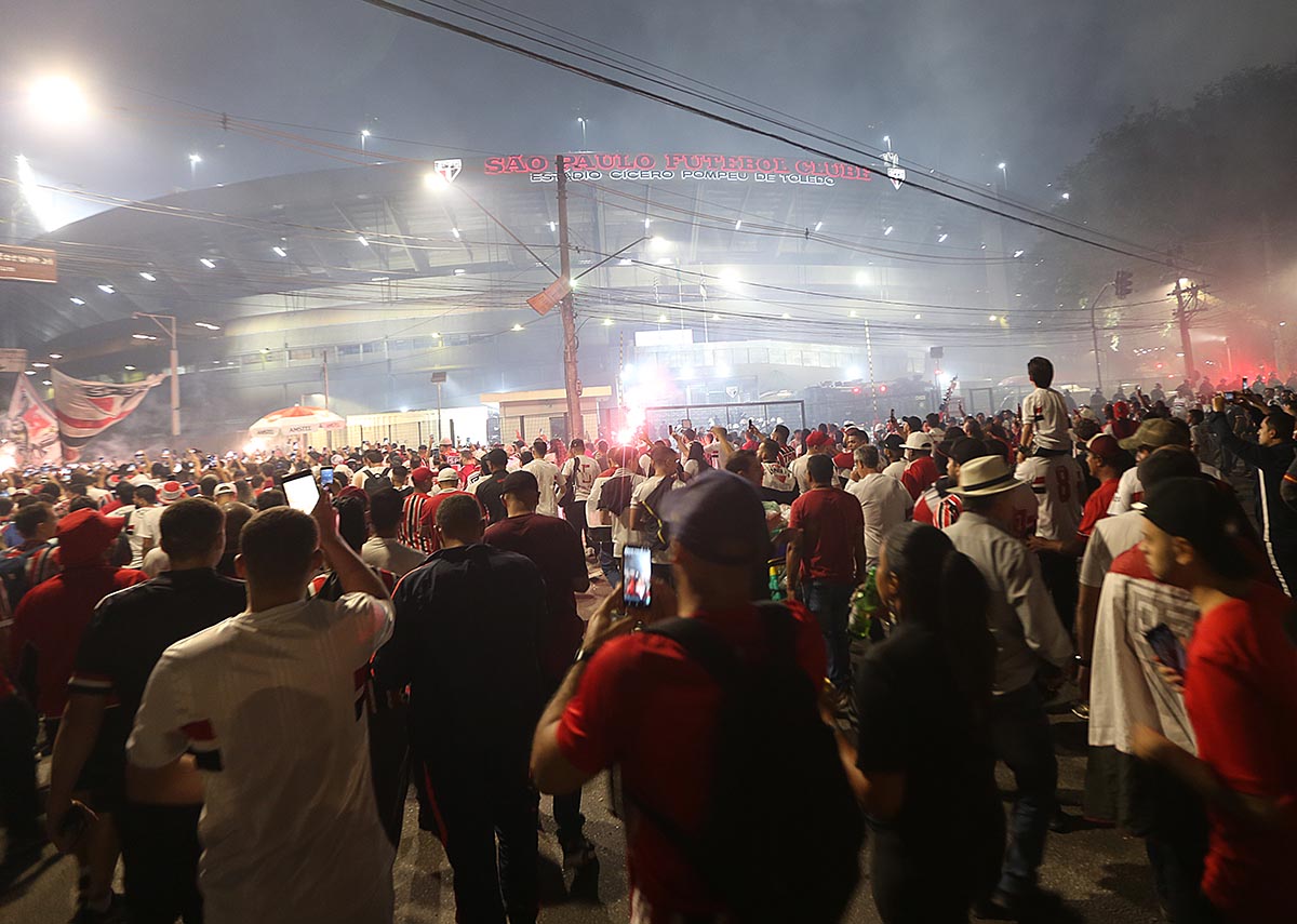 São Paulo vende ingressos populares para decisão contra a Católica; Ceni convoca torcida – Arquibancada Tricolor