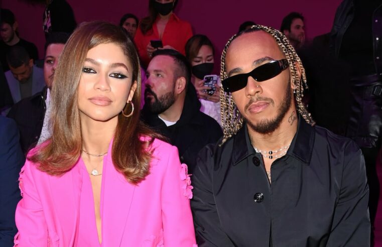 Zendaya estrela a campanha rosa de Valentino para o outono de 2022