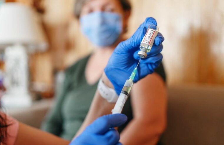 Nação africana relata primeira morte ligada à vacina Covid – RT World News