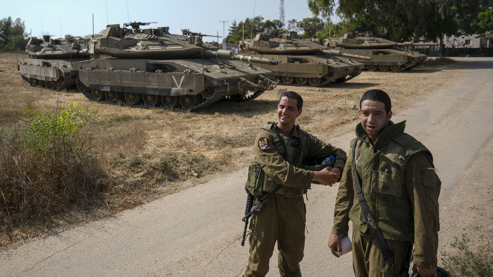 Israel prepara reservistas à medida que o conflito em Gaza se intensifica – RT World News