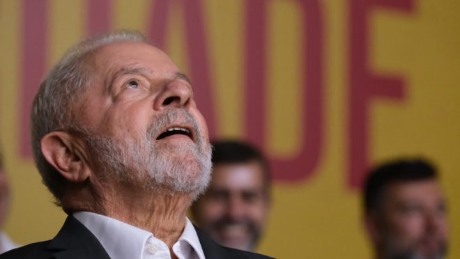 Lula muda estratégia para conquistar evangélicos e foca em economia