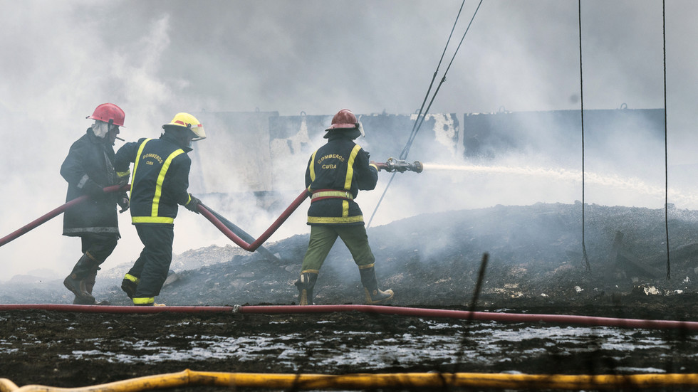 Incêndio de petróleo em Cuba sob controle após 5 dias — RT World News