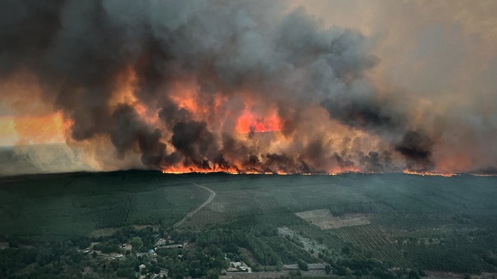O maior incêndio florestal da França pode ser ‘ato de incêndio criminoso’ – RT World News