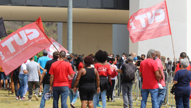 Sindicatos e estudantes promovem atos contra Bolsonaro em 11 de agosto