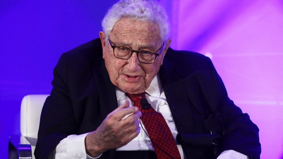 Kissinger explica como o mundo foi levado ao ‘limite da guerra’ — RT World News