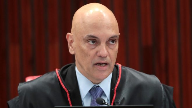 Alexandre de Moraes assume TSE com missão de pacificar eleições