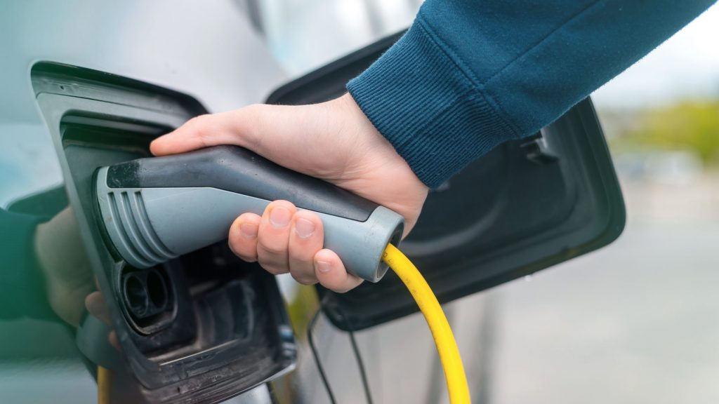 De acordo com estudo o Brasil deve ter uma frota de mais de cinco carros elétricos até 2035