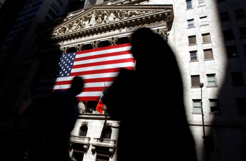 Wall Street amplia perdas com preocupações sobre aumentos de juros Por Reuters