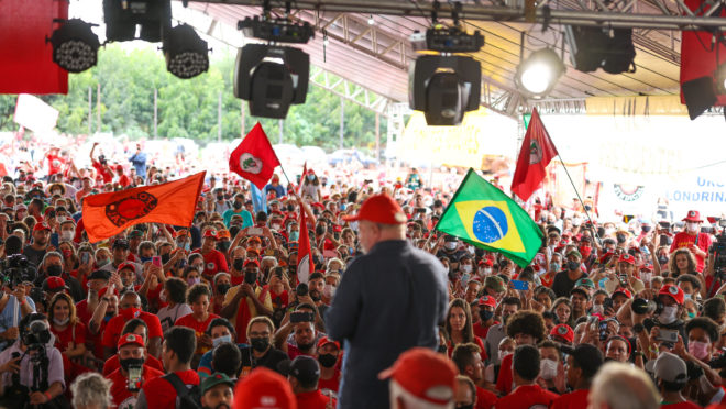 Como foi a relação de Lula e dos governos do PT com o MST