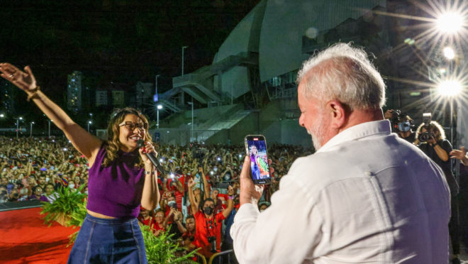 Que papel Janja, mulher de Lula, tem exercido na campanha do petista