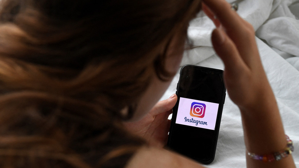 Aplicativos do Instagram e Facebook monitoram hábitos de navegação sem consentimento – pesquisador — RT World News