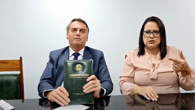 Bolsonaro diz que carta da USP é “pedaço de papel” e critica Lula