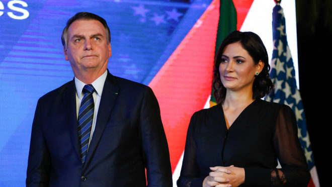 Bolsonaro nega almoço com Guilherme de Pádua e defende “leis duras” a assassinos