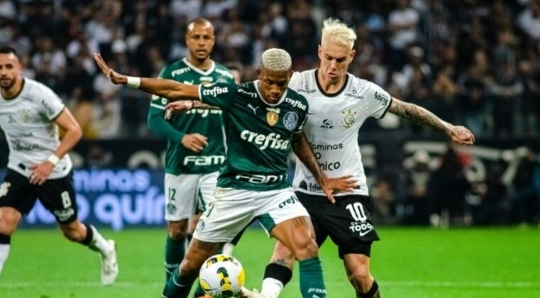 Com gol contra, Palmeiras vence o Corinthians e dispara na liderança – Esportes