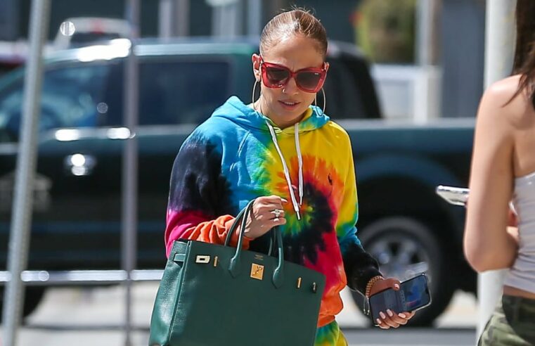 Compre os suéteres Tie-Dye Polo Ralph Lauren de Jennifer Lopez