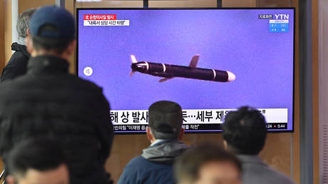 Coreia do Norte dispara dois mísseis de cruzeiro – mídia