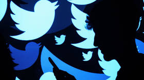 Ex-executivo alega segurança 'imprudente' no Twitter