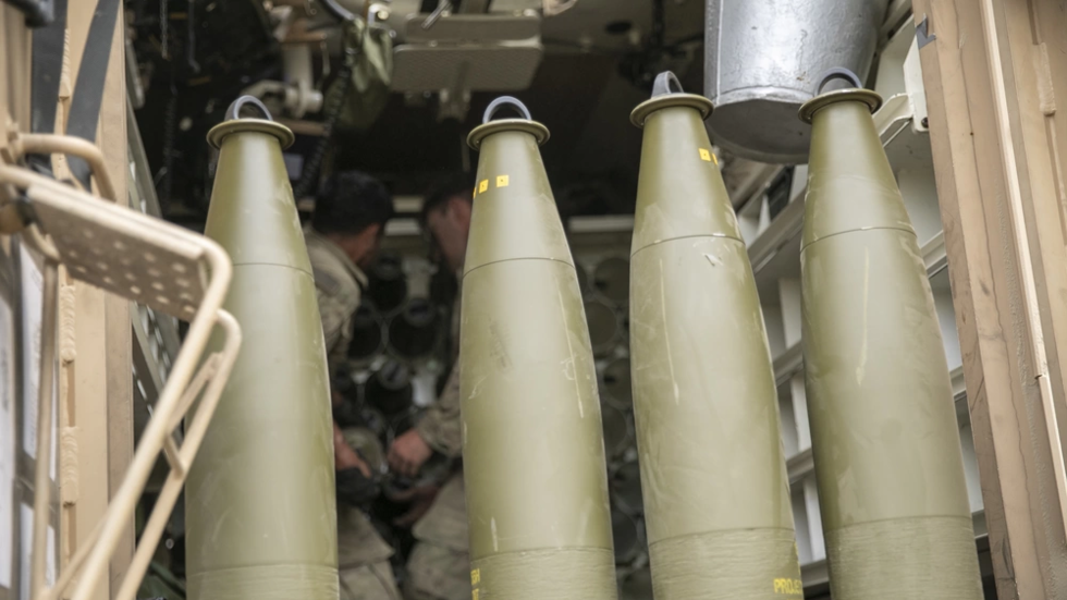 Estoques de artilharia dos EUA ‘desconfortavelmente baixos’ após ajuda à Ucrânia – WSJ – RT World News