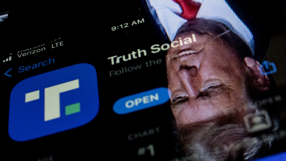 Google ataca o aplicativo Truth Social de Trump — RT World News